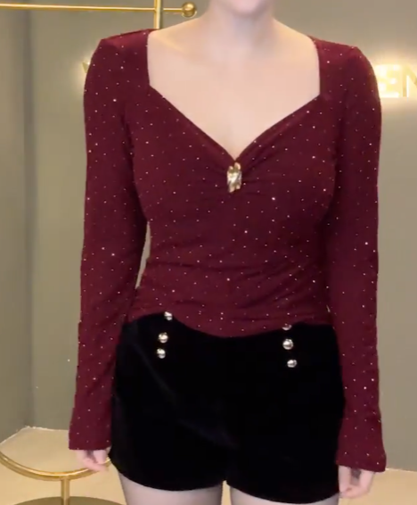 Áo Chấm Đá Tag Ngực