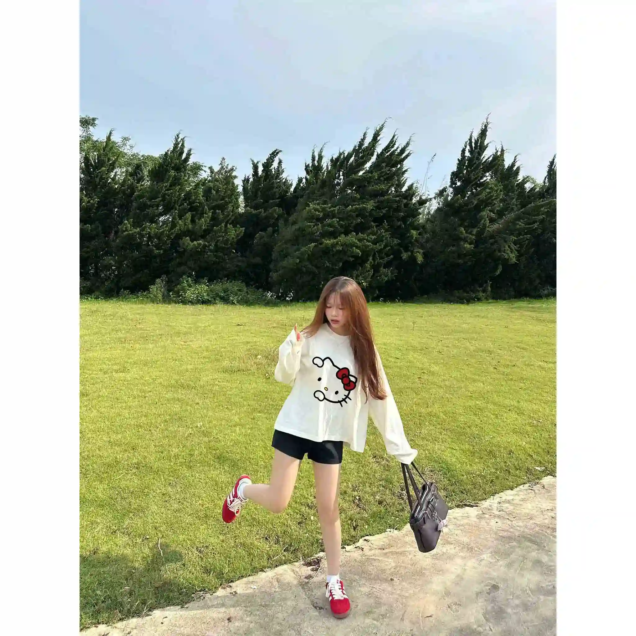 Áo thun nữ form boxy tay dài Miucho cotton dày dặn thoáng mát cổ tròn Hello Kitty in mix 2774_thumbnail_2