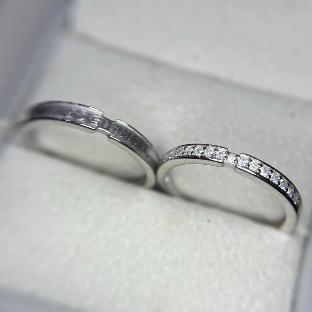 nhẫn cặp bạc si bạch kim khắc dải mù và dải kim cương freesize 