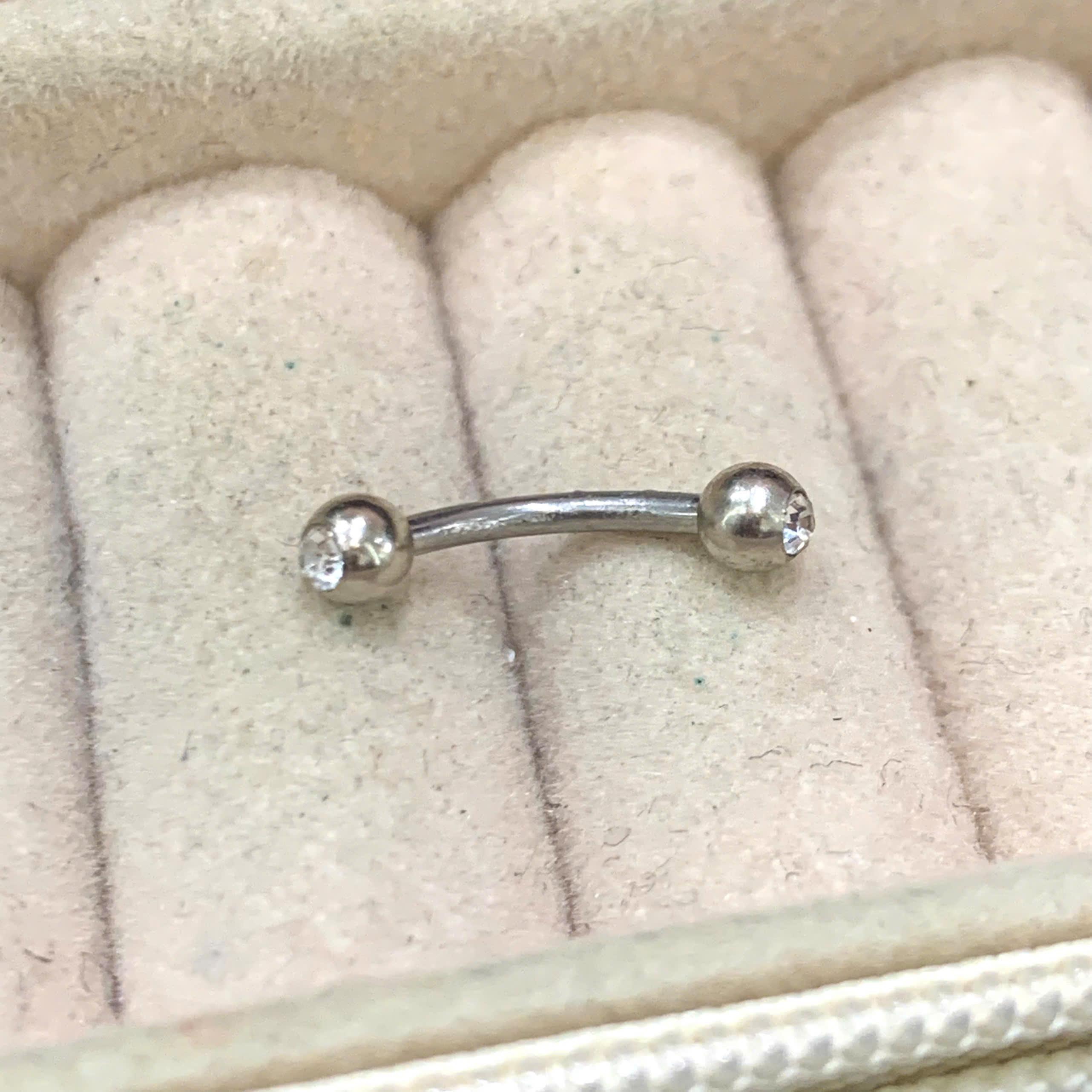 Banana kiểu size 8 trắng.