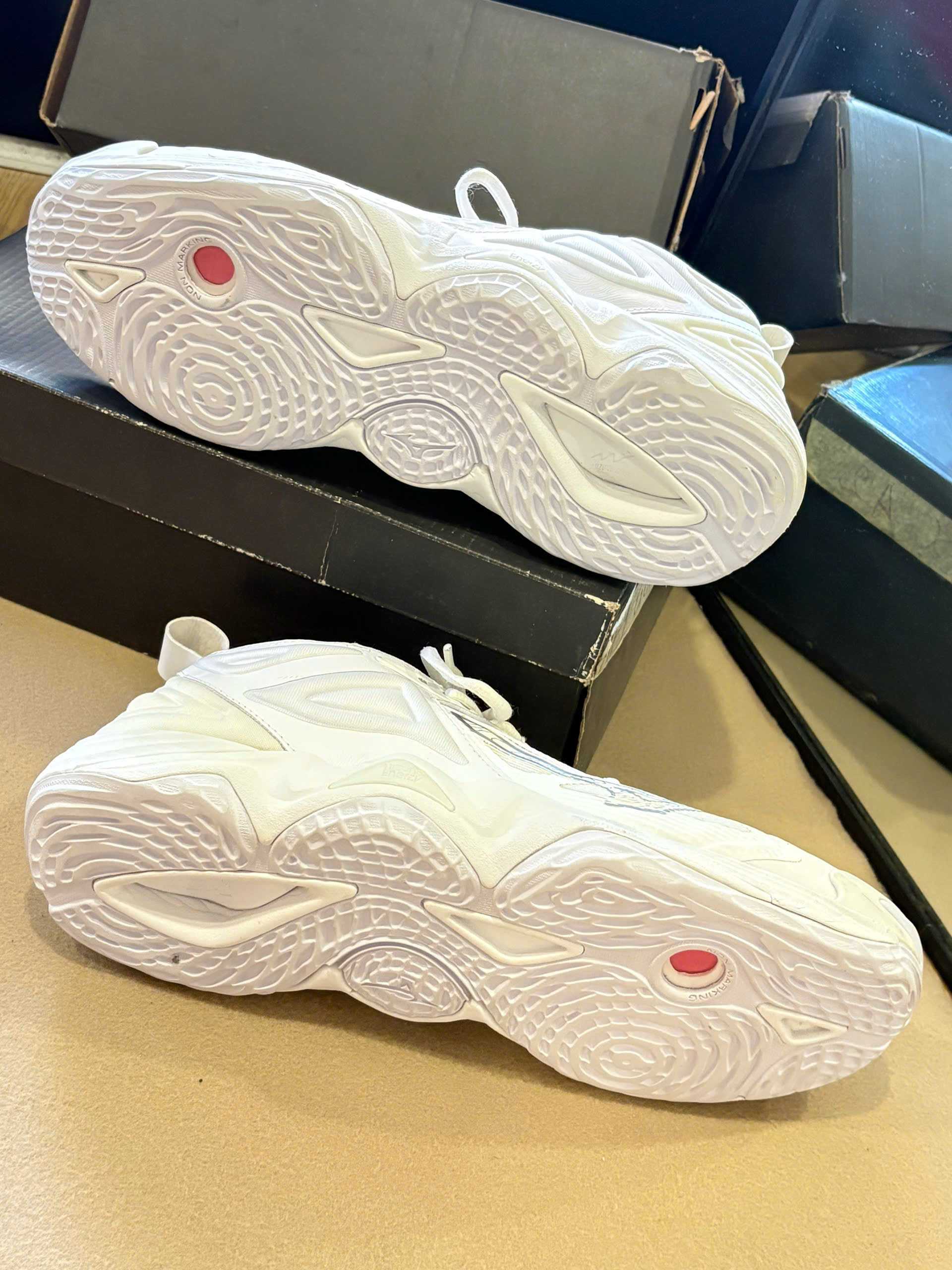 Mizuno Wave Momentum 3 Volleyball Shoes