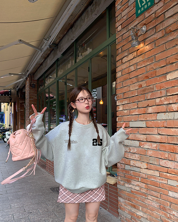 Áo sweater nữ form boxy 2006 Miucho cổ tròn basic vải nỉ bông 350 GSM dày dặn in typography_thumbnail_4