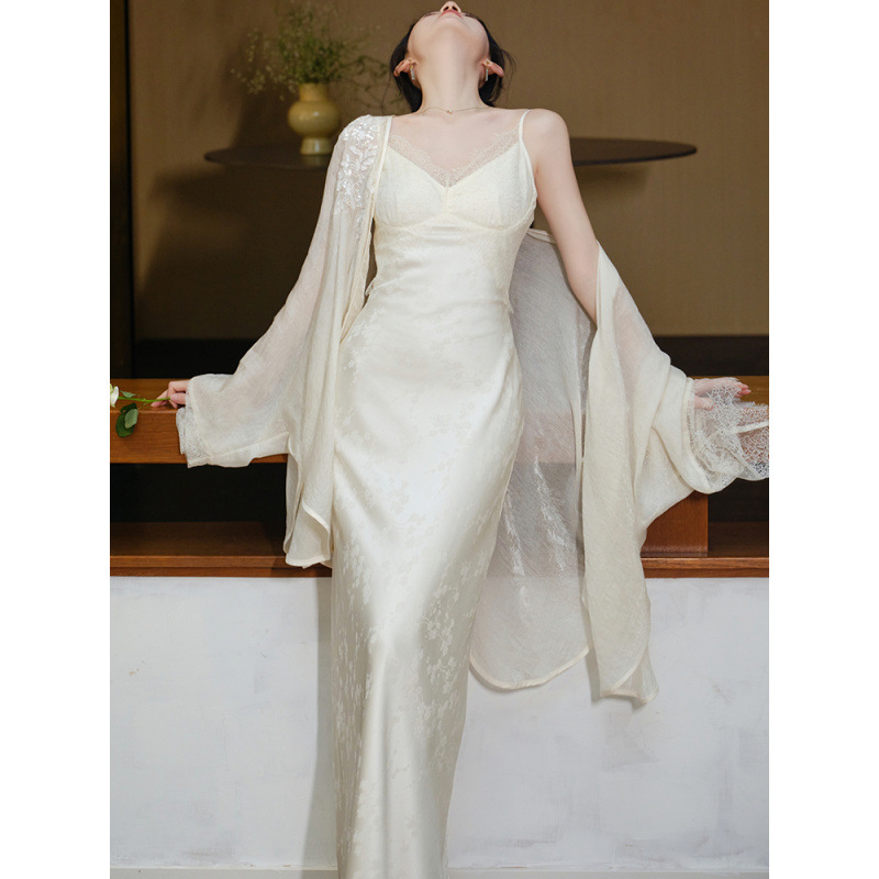 Đầm Lụa Trắng Dáng Dài Vintage Thanh Lịch