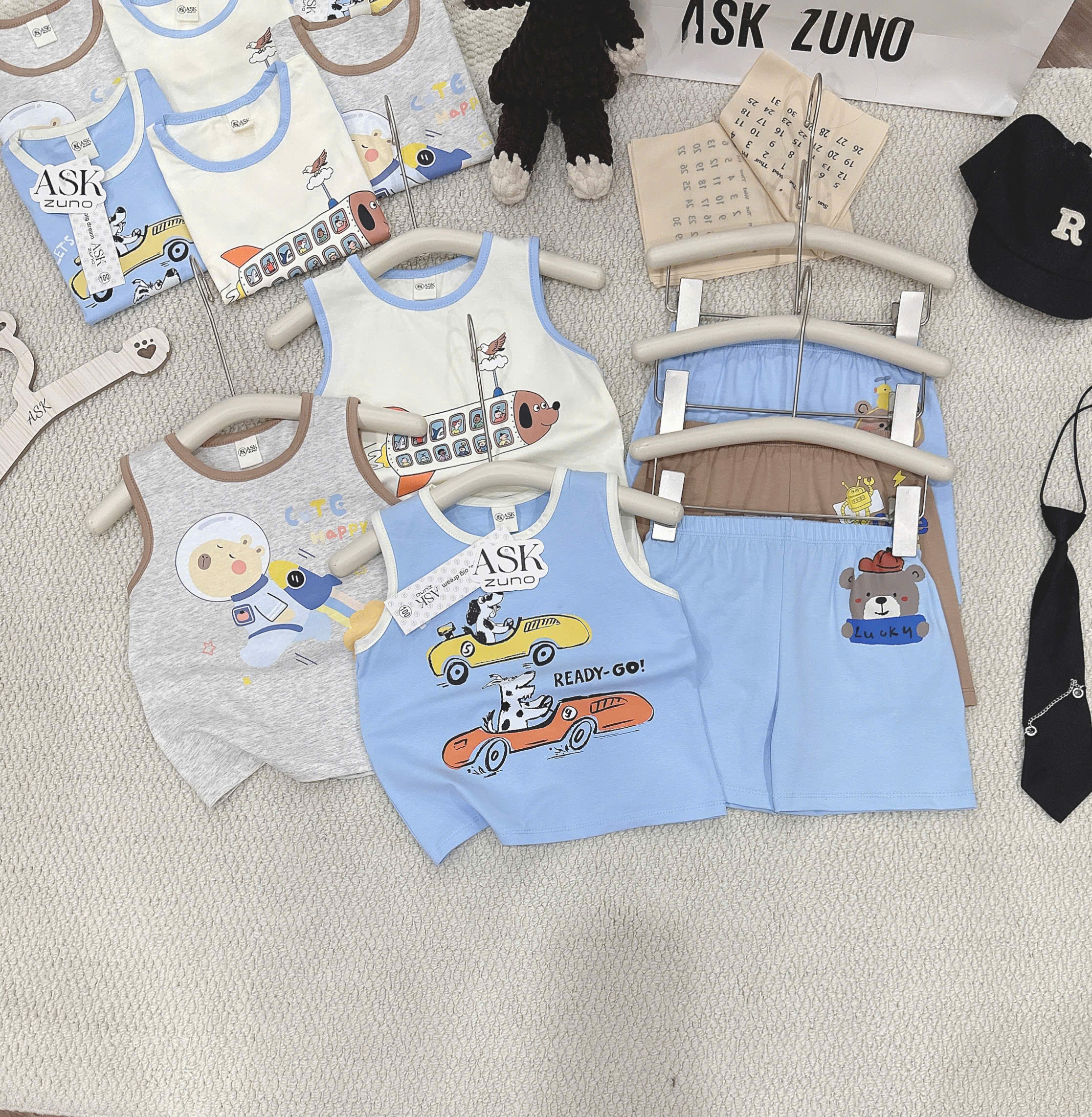 C32 SET 3 BỘ BA LỖ CHÓ LÁI XE OTO- A100.341