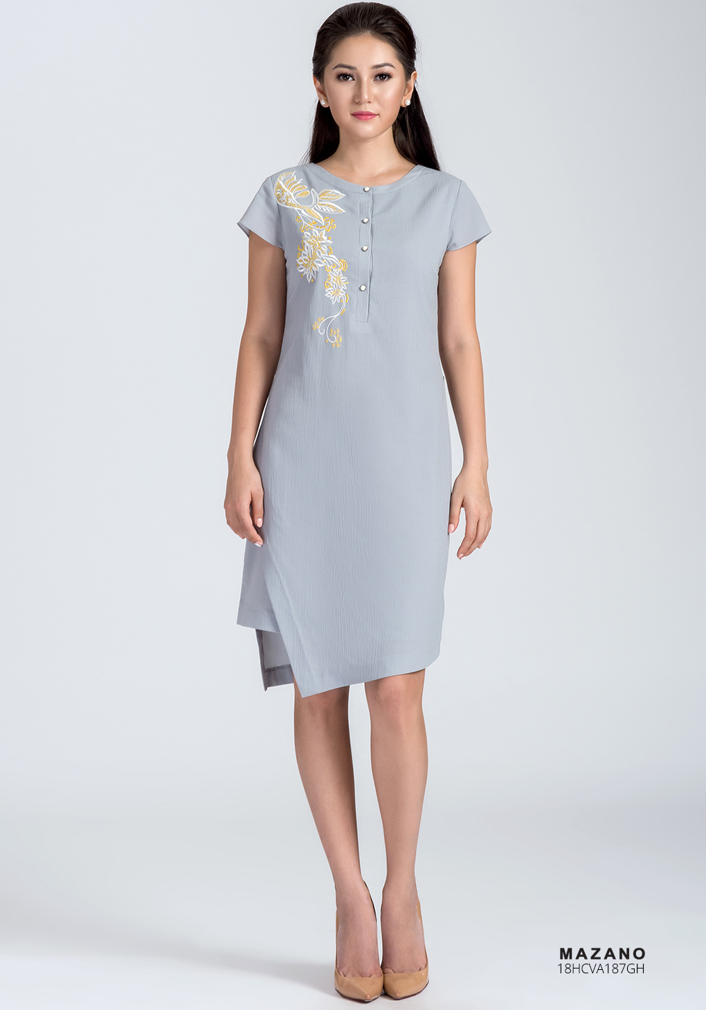 Váy ghi cổ tròn thêu hoa