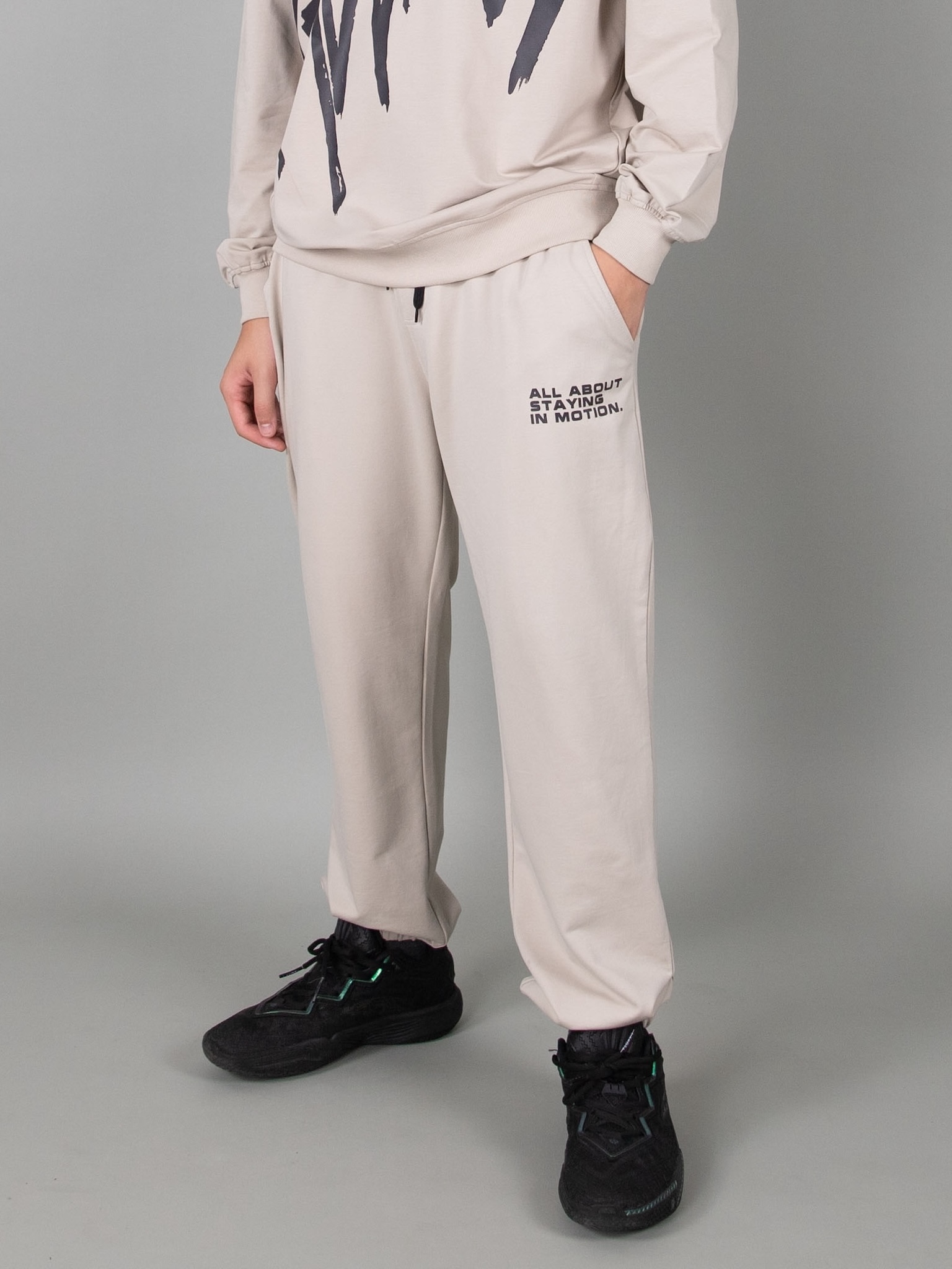 Quần nỉ bé trai màu be chun gấu_thumbnail_1