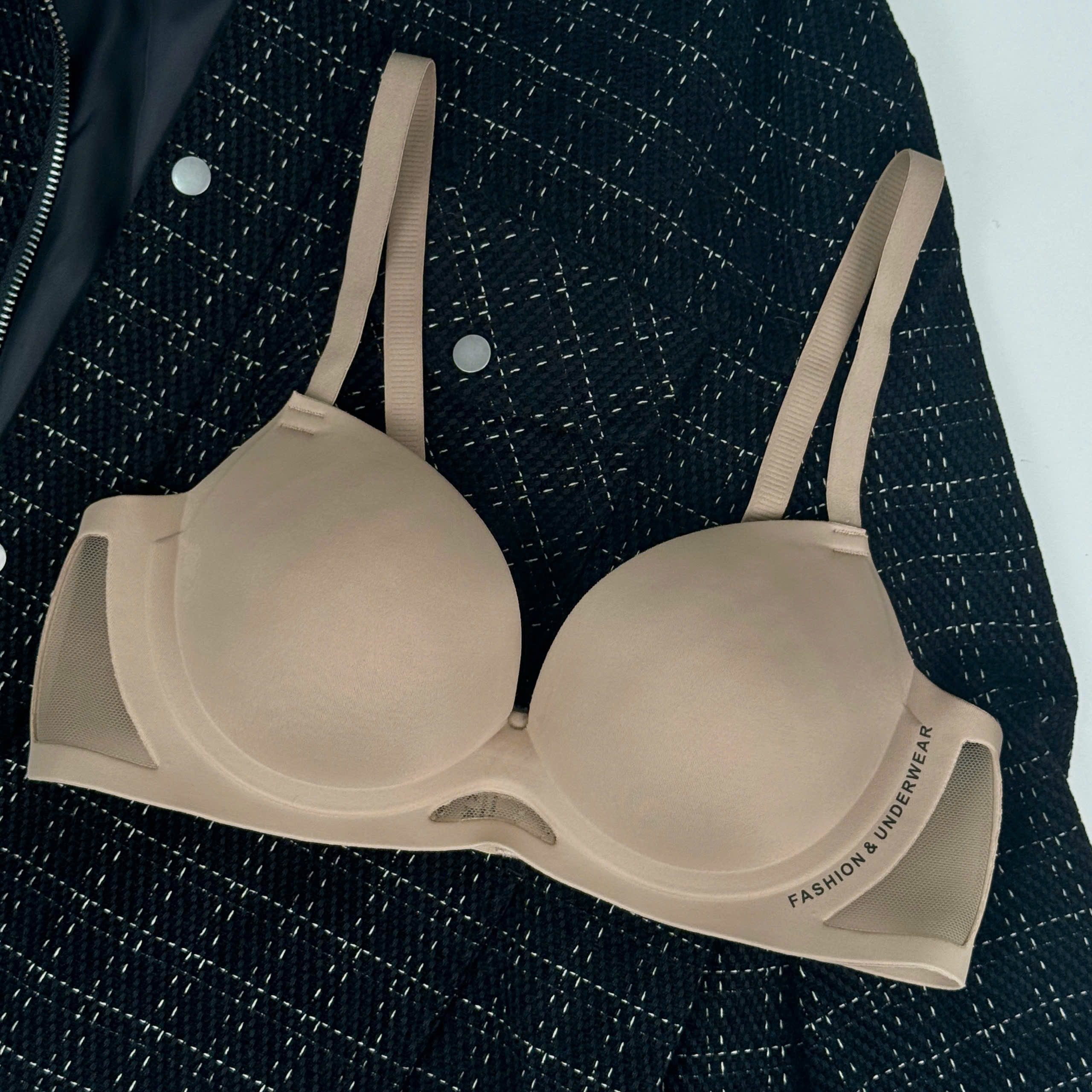 [Mã B52] Áo Lót Su Nữ Nâng Vòng 1 Không Gọng Áo Bra Chất Su Mỏng Không Gọng Có Mút Đệm Tròn Massa Gom Quả Chống Xệ Hạn Chế Ngấn Mỡ Lưng -- VIKAM_thumbnail_8