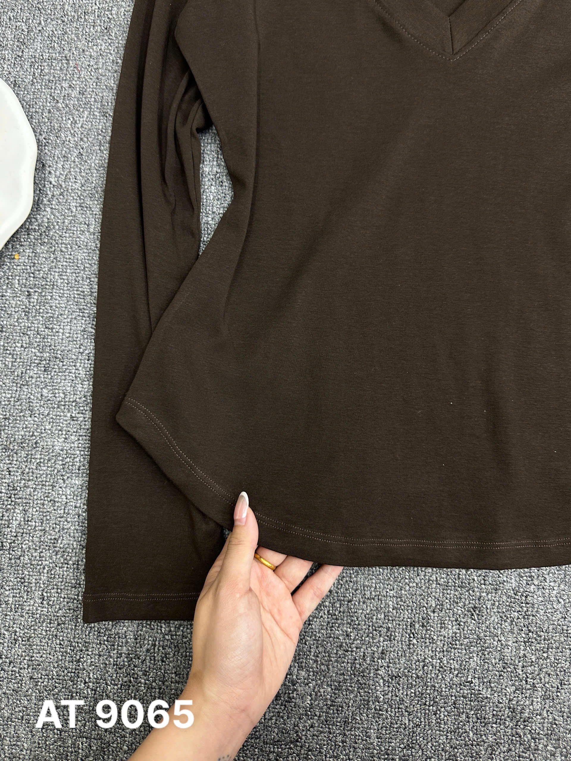 BIGSIZE - Áo thun tay dài cổ tim T- AT9065_thumbnail_16