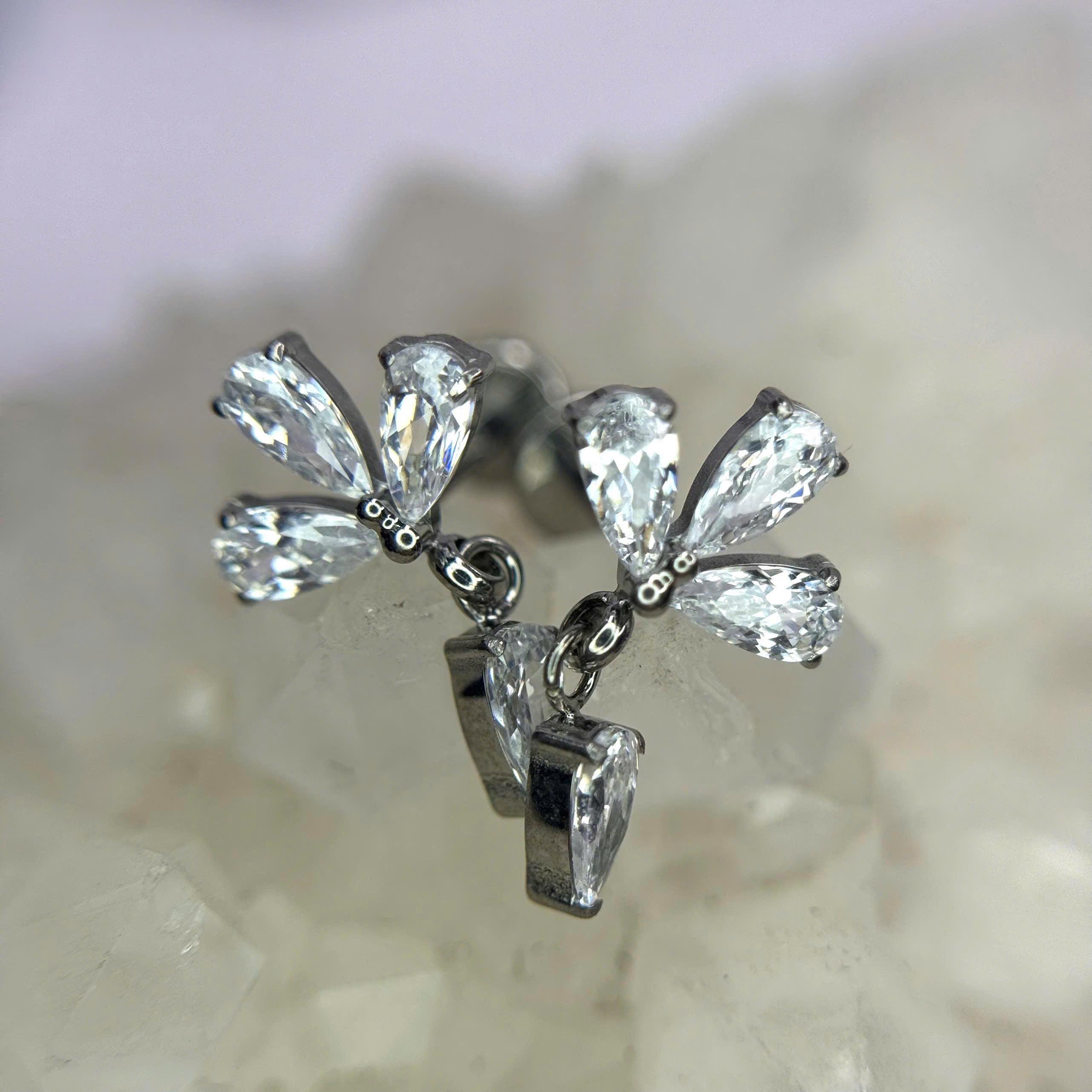 Khuyên kiểu 3 đá lớn rơi dẹt_thumbnail_2