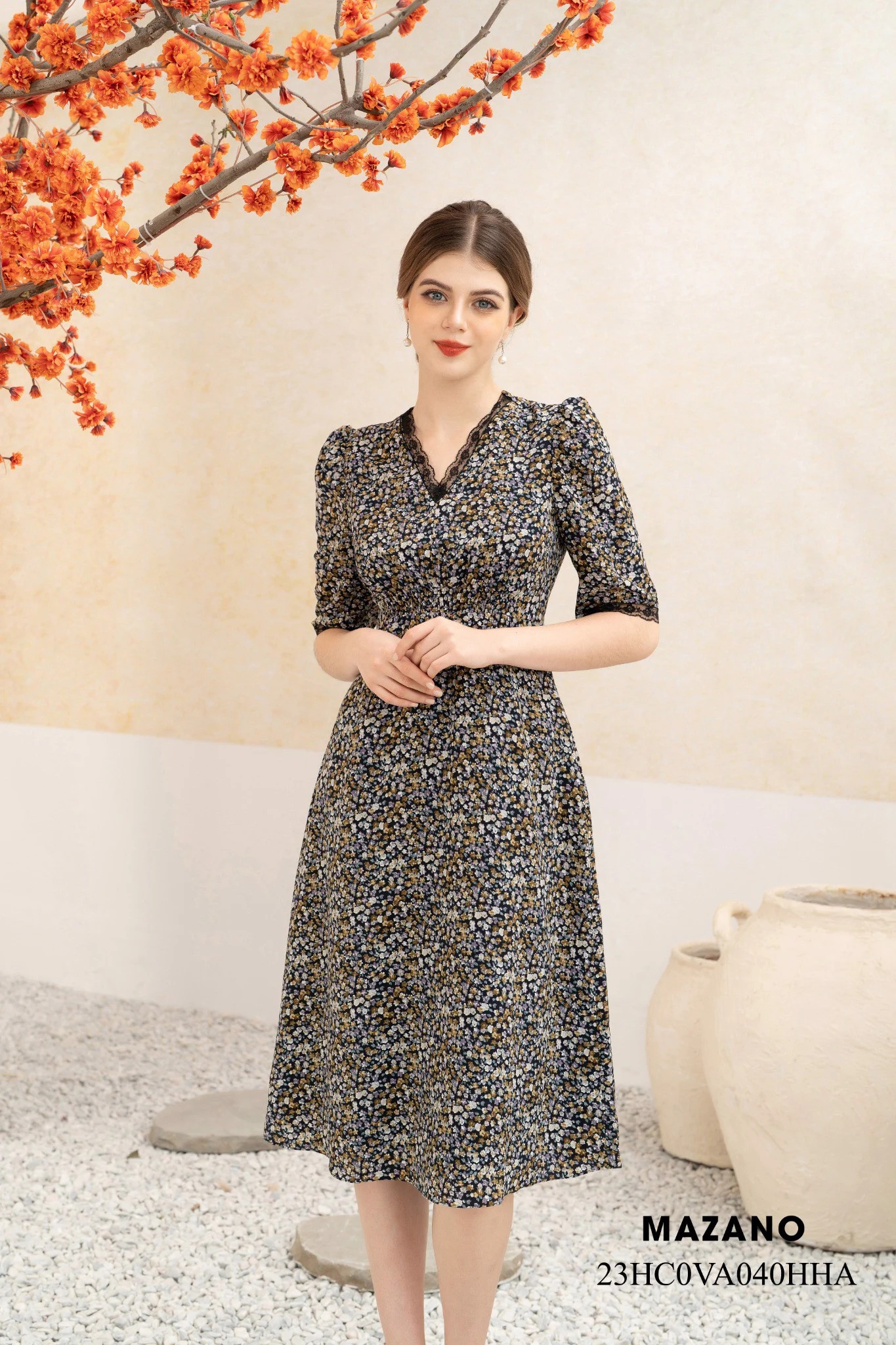 Váy Đầm Ôm Vải thô mỏng Họa tiết hoa nhí Cổ tròn phối ren Tay lỡ Dài đến bắp chân 23HC0VA040HHA