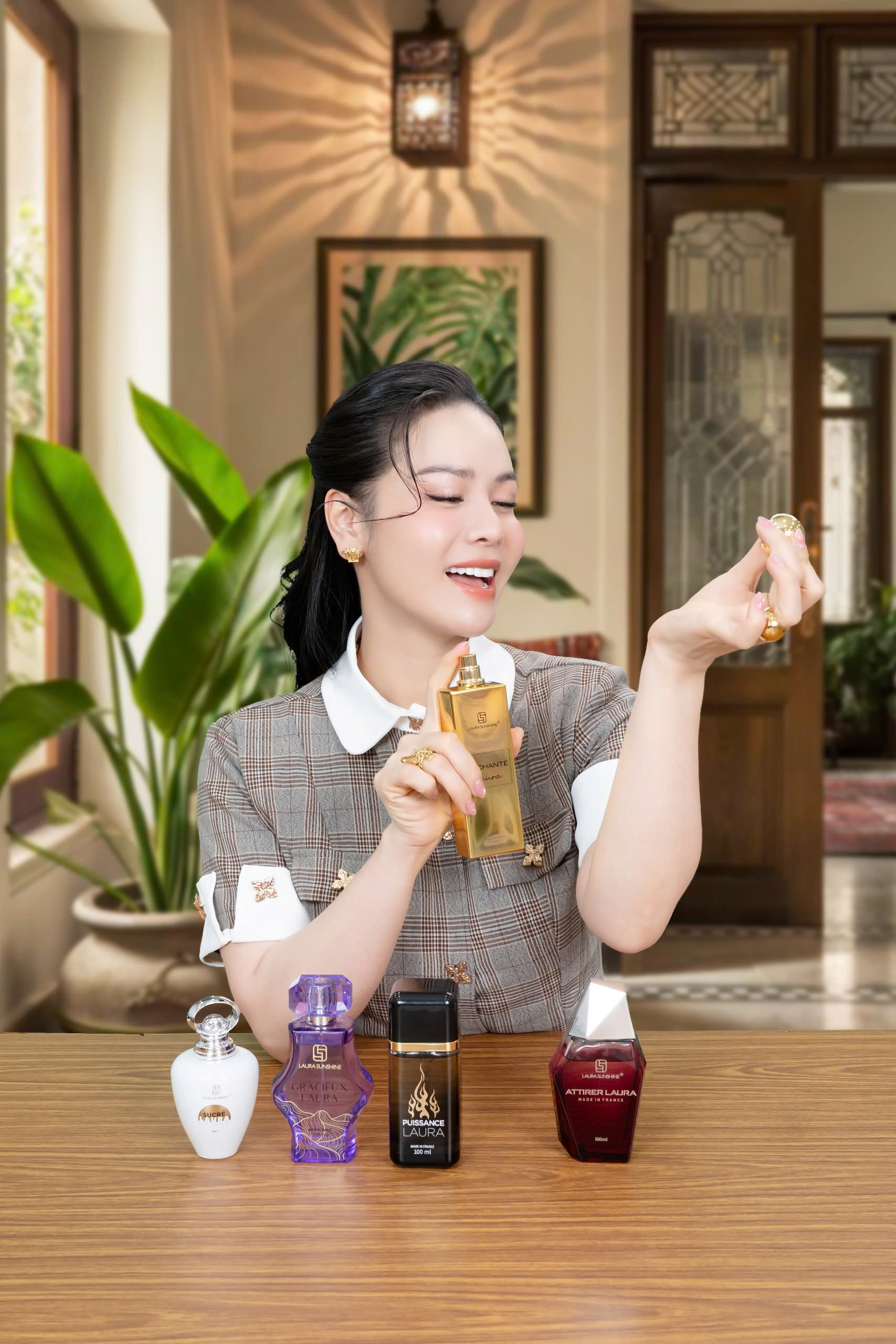 [MỚI] Nước hoa số 10 - Laura Sunshine Enchanté Laura_thumbnail_2