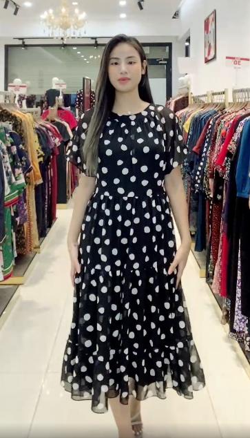 Đầm đen chấm trắng nhún bèo tầng