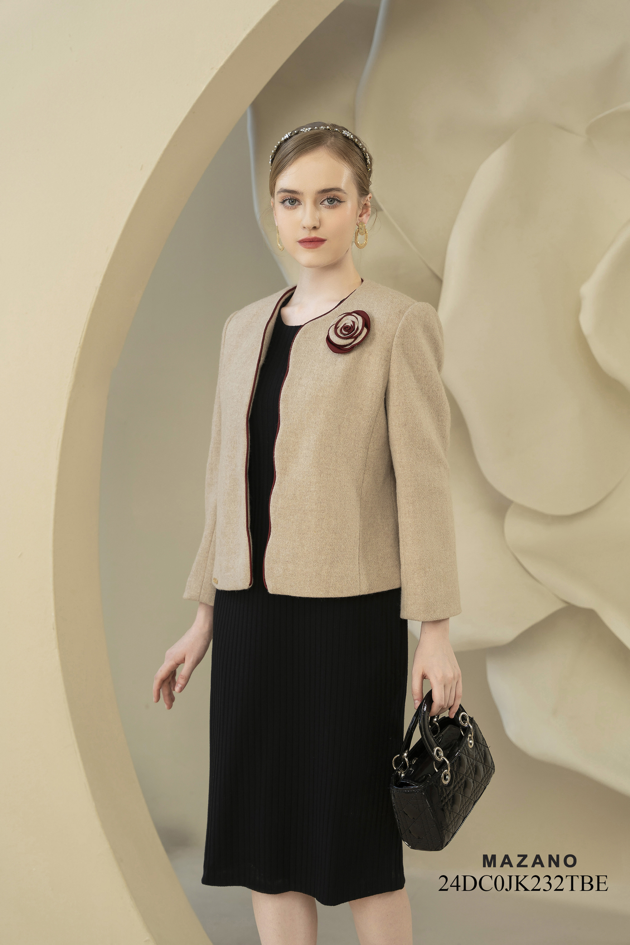 Áo khoác ngắn Suông Vải dạ lông cừu Họa Đính hoa trang trí Dài dưới eo_thumbnail_3