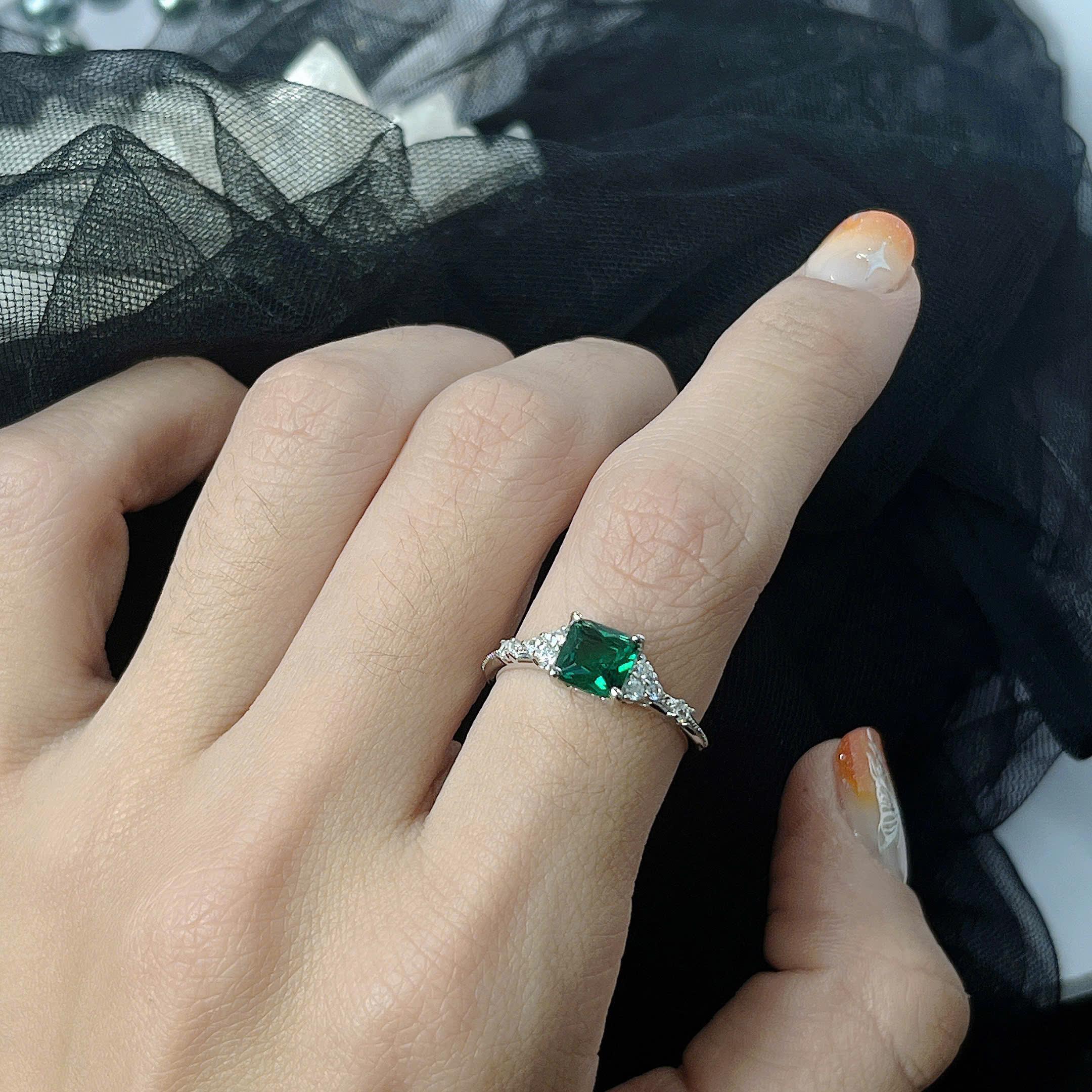 Nhẫn bạc kim cương xanh size 7_thumbnail_2