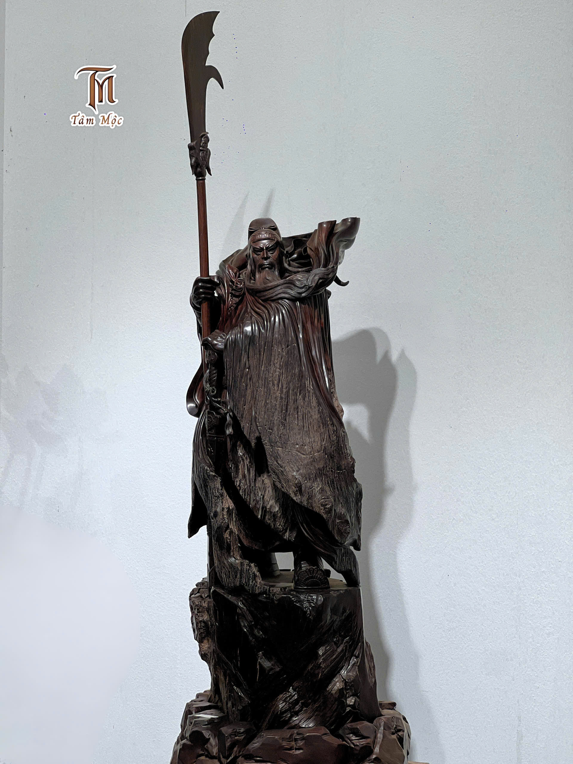 Tác phẩm: Quan Vũ Chính Khí – Gỗ Trắc Đen Cũ