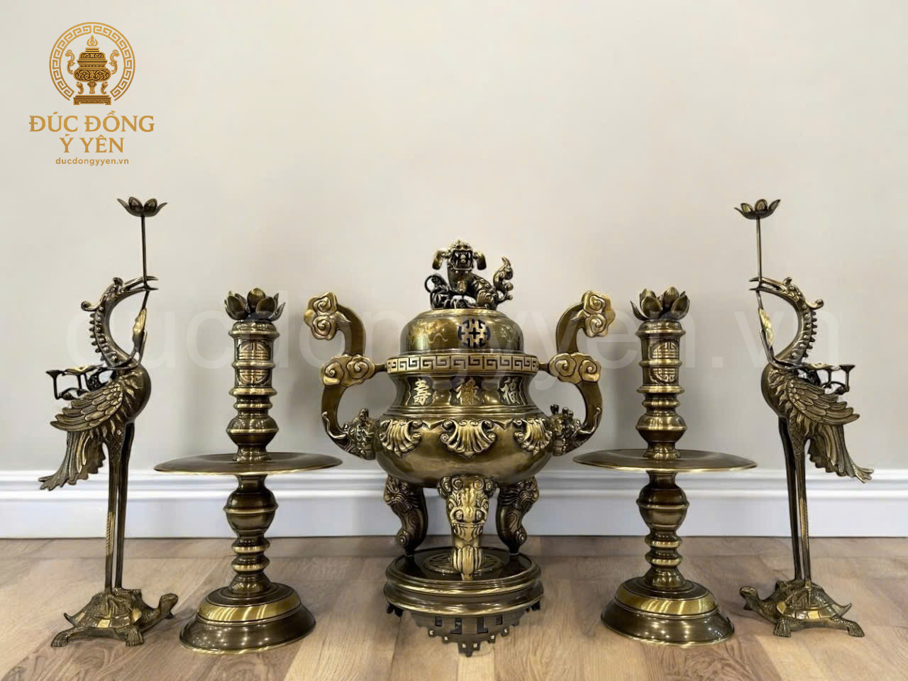 Bộ ngũ sự hoa văn sòi đúc đồng vàng