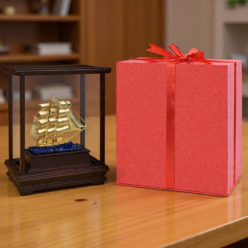 Thuyền buồm mạ vàng 24K cưỡi sóng KT 36X29X17CM 