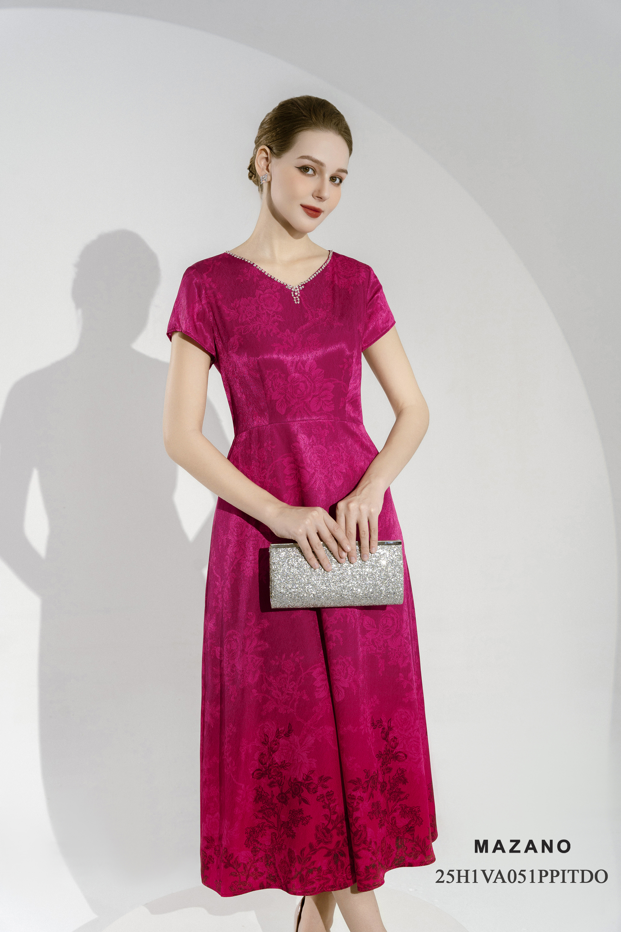 Váy Đầm Ôm Vải lụa vân chìm Hoạ tiết hoa hồng cách điệu Cổ V Đính đá thủ công Tay ngắn Dài trên mắt cá_thumbnail_2