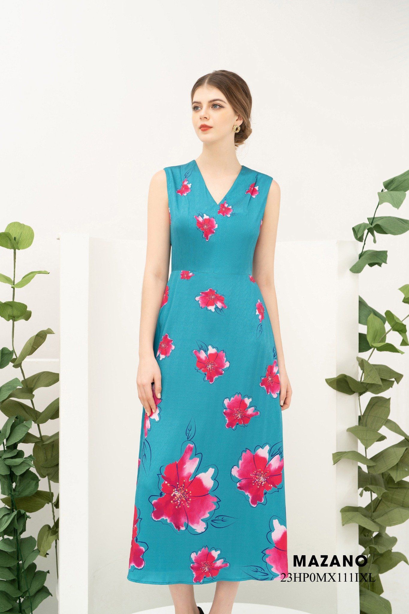 Đầm Maxi vải voan màu xanh in hoạ tiết cách điệu_thumbnail_3