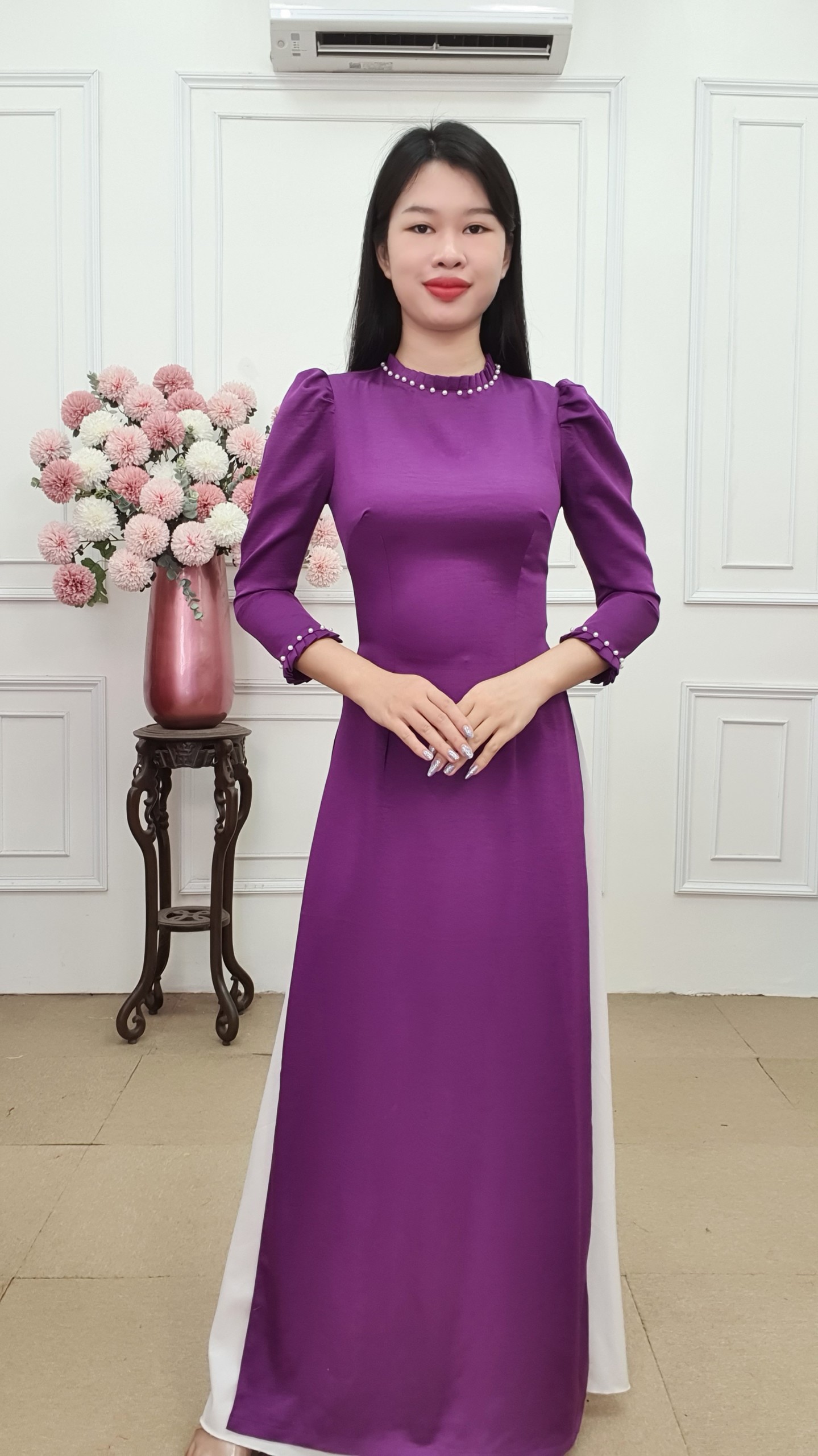 A2033 áo dài lụa tây thi bồng dài nền tím nho cổ xếp ly