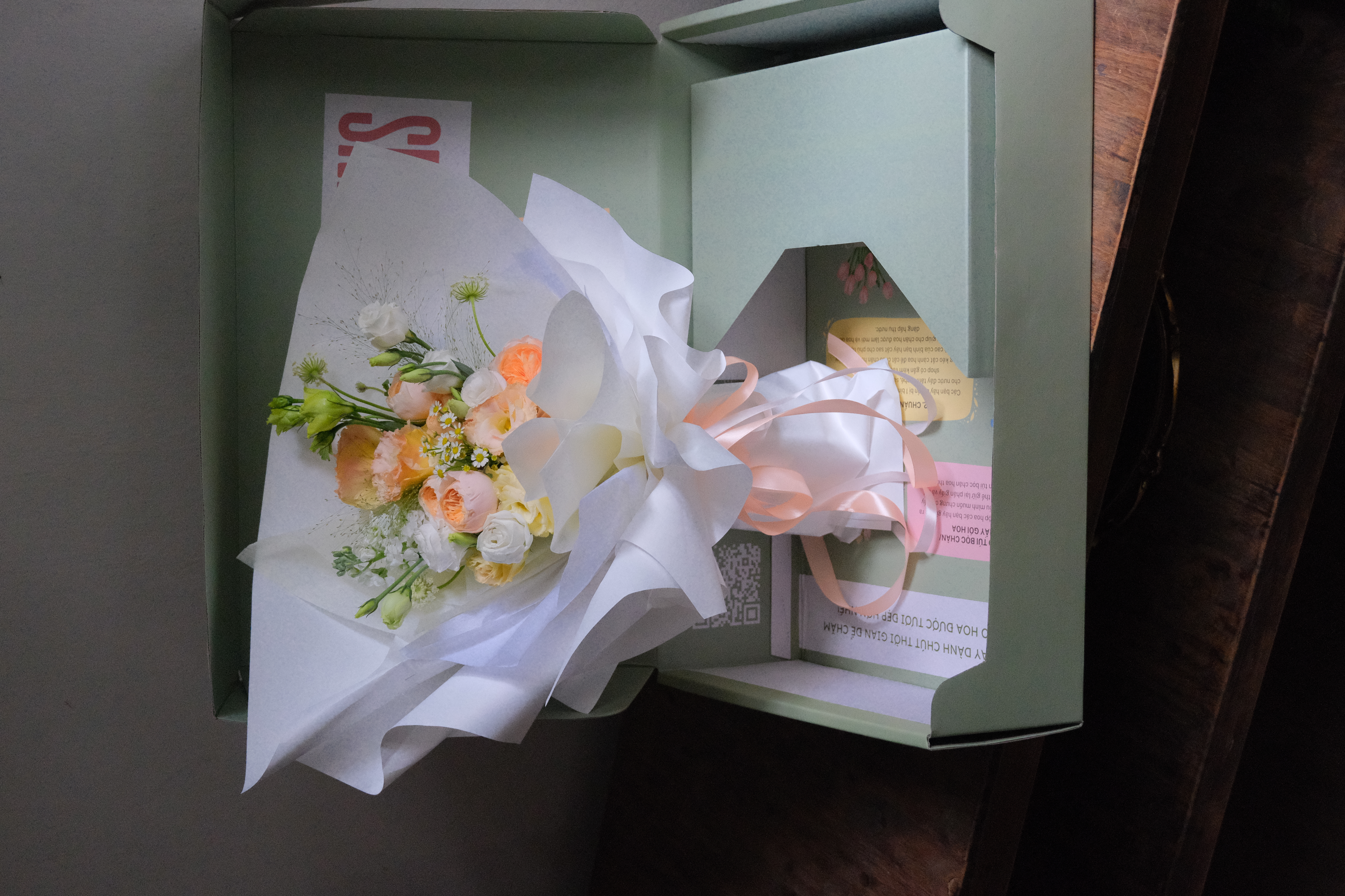 FS BOX - Bó hoa size S (tone cam) - Set kèm hộp